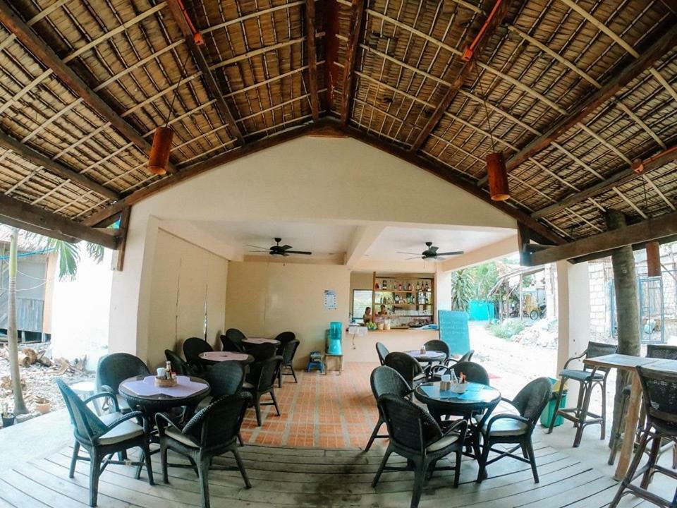 Pescador View - Beachfront & Nearby The Ocean Hostels & Restaurant Моалбоал Экстерьер фото